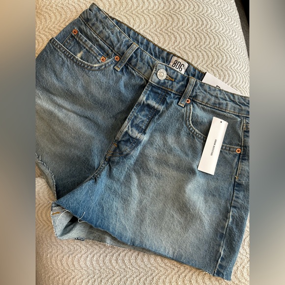 UO BDG Summer cut offs - Picture 2 of 5